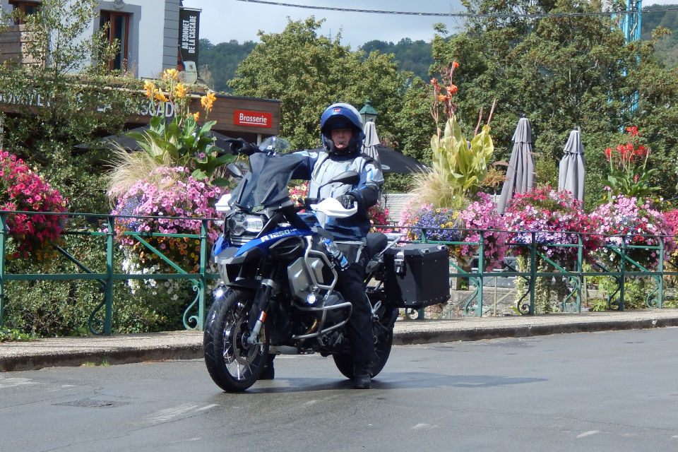 Motorrijbewijspoint Venlo examengarantie AVB en AVD